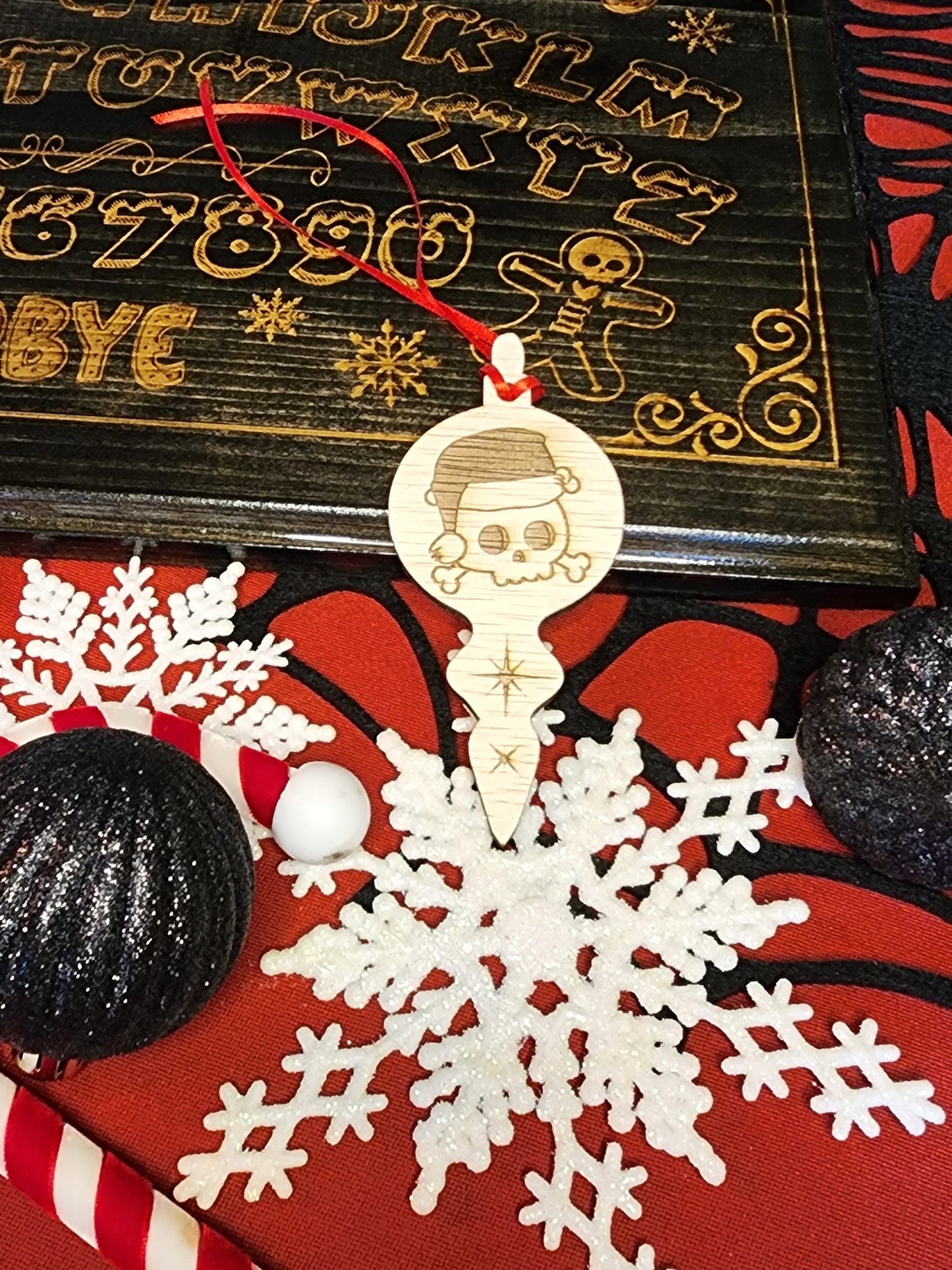 SANTA SKULL ORNAMENT Retro Style Wooden Santa Skull Christmas Ornament for Spooky Season Natural Wood Christmas Tree Ornament Creepmas