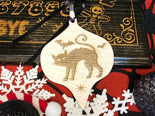 CAT & BATS ORNAMENT Retro Style Wooden Spooky Cat and Bats Christmas Ornament for Christmastime Natural Wood Spooky Christmas Tree Ornament